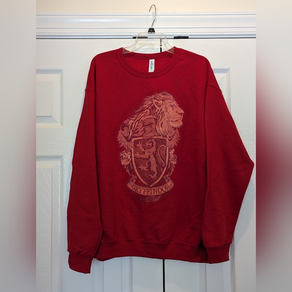 NWOT: Harry Potter Gryffindor Detailed Crest Pullover Sweatshirt - Picture 5 of 5